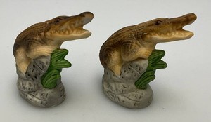 Misc. Vintage Collectible alligator Salt & Pepper Shakers Sets