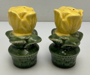 Vintage 1940s-50s Yellow Rose In Planter Salt & Pepper Shakers 3 34