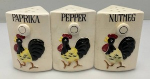 Vintage 1950s Rooster Spice Rack Salt, Pepper And Paprika