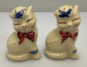 Vintage 1950s Shawnee Cat Salt & Pepper Shaker Set
