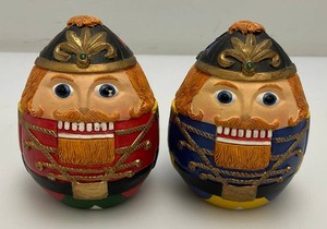 Vintage Collectible Egg Shapped Nutcracker 3 34 Tall Christmas Dcor Pieces
