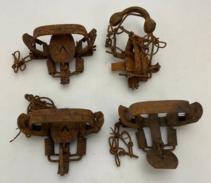 Vintage Victor Metal Traps 5
