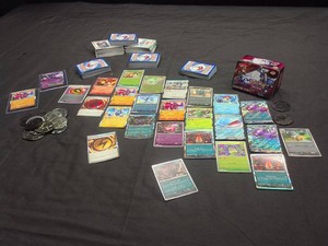 POKEMON CARDS - HARD METAL CASE- AND SHINEY CHIPS