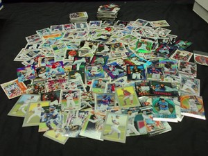 BIG LOT OF COLLECTABLE TOPPS BASEBALL CARDS