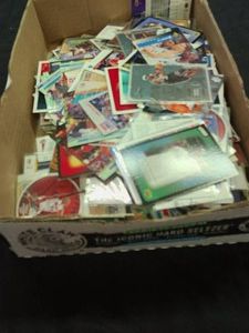 BIG LOT OF MOSTLY BASKETBALL CARDS