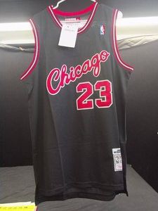 MICHELL & NESS MICHEAL JORDAN CHICAGO BULLS JERSEY