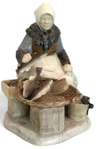 O - Vintage Bing & Grndahl Porcelain Figurine - Fish Market (or Fishermans Wife), Model No. 2233