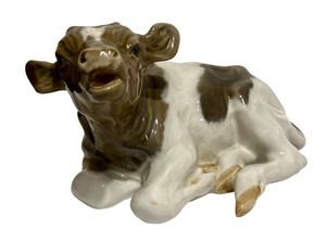 SR - Royal Copenhagen Porcelain Figurine, Reclining Calf No. 1072, Knud Kyhn