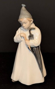 MB - Porcelain Figurine - Royal Copenhagen Child With Umbrella 1145