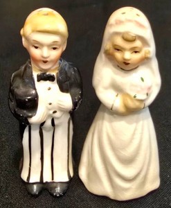 SR - Vintage Figural Double Sided Salt & Pepper Shakers Pair