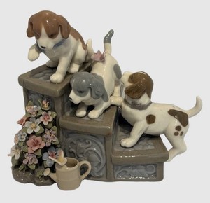 SR - Suberto Collection Puppy Music Box by Cosmos