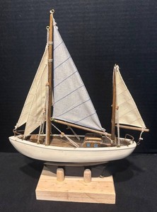 SR - Vintage Decorative Wooden Sailboat Model