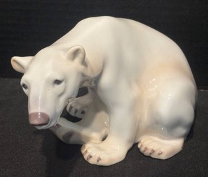 SR - Bing & Grndahl Porcelain Polar Bear Figurine