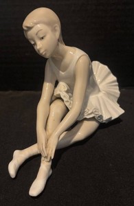 SR - Porceline Figurine Slipper Ballet NAO by Lladr