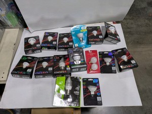 ASSORTED LIGHT BULBS 15 CT