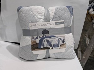 NEW 3PC. QUILT SET QUEEN