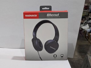 NEW MAGNAVOX BLEND FOLDING STUDIO HEADPHONES