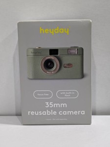 NEW HAYDAY 35MM REUSABLE CAMERA GREEN