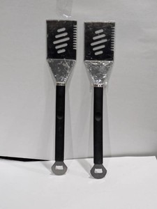 (2) ASSORTED SPATULA