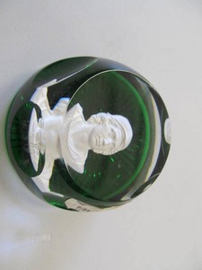 1977 Franklin Mint Baccarat Abraham Lincoln Crystal Cameo Paperweight