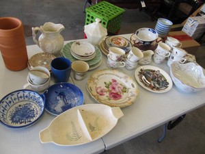 Mixed Vintage China, Pottery & Serving Ware Lot