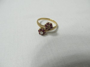 14K Yellow Gold Double Flower Ring with Red & Clear Stones  3.04 Grams