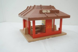vintage Playskool #430 McDonald building