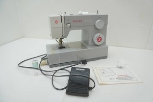 Singer Heavy Duty 4411 sewing machine with manual