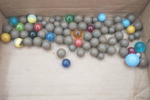 group of vintage marbles, steelies, bumblebee, King Rainbow, cat eyes, blue shooter and more