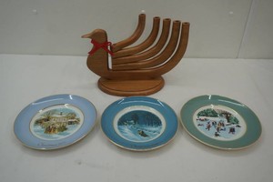 3 Christmas plates 1975-1977, wooden mid-century modern bird folding candelabra