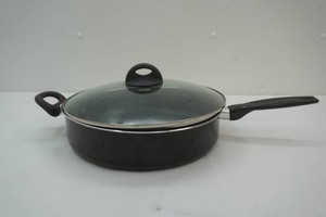 Hamilton Beach 12 pan with lid