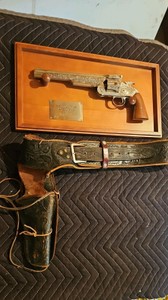 Vintage Franklin Mint Wyatt Earp .44 Revolver Replica w Wall Plaque