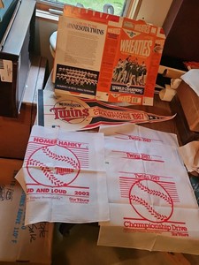 Minnesota Twins collectable lot