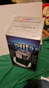 Bentley deluxe portable 5 black and white television new in box