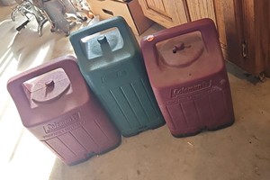 3 Coleman lanterns