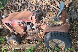 Wheel Horse lawn mower with deck