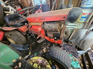 Vintage red Simplicity 2012 garden tractor