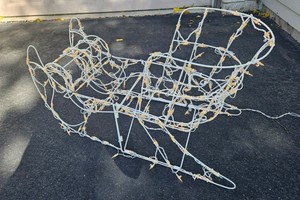 white wire-frame sleigh 22 tall