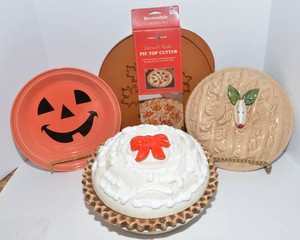 Vintage Pie Dishes & Apple-Top Dish