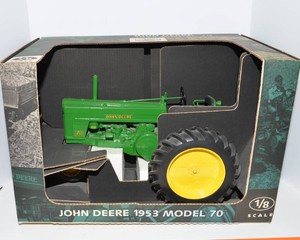 John Deere 1953 Model 70 - 18 Scale Model