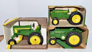 ERTL John Deere Tractor Models - Set of 3, 116 Scale