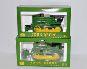 ERTL John Deere Crawler Models with Blades - Set of 2, 116 Scale