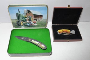 John Deere & International Harvester Collectible Knives