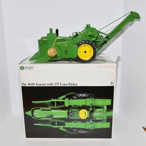 ERTL Precision Classics John Deere 4020 with 237 Corn Picker - 116 Scale