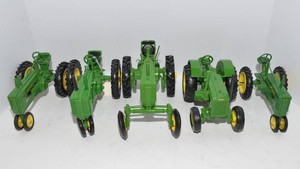 John Deere Model A, B, D, G & H Tractors  Unboxed