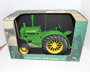 Scale Models John Deere 1939 Model D Tractor  18 Scale