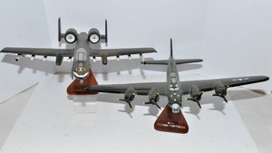 A-10 Thunderbolt & B-17 Flying Fortress Aircraft Models  Set of 2
