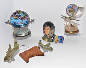 U.S. Air Force Memorabilia & Decor  Assorted