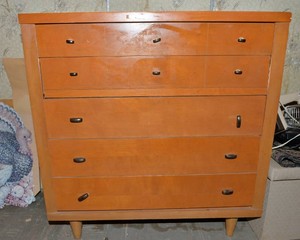Vintage Mid-Century Modern Dresser  41.5 Wide