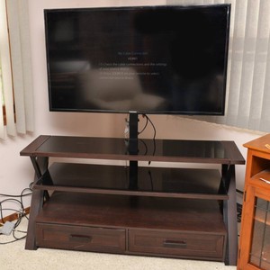 Samsung 50 Smart TV with Entertainment Stand  Glass Shelves & Cord Storage